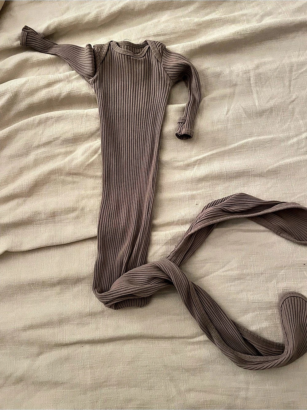 Lovely littles Ribbed gown